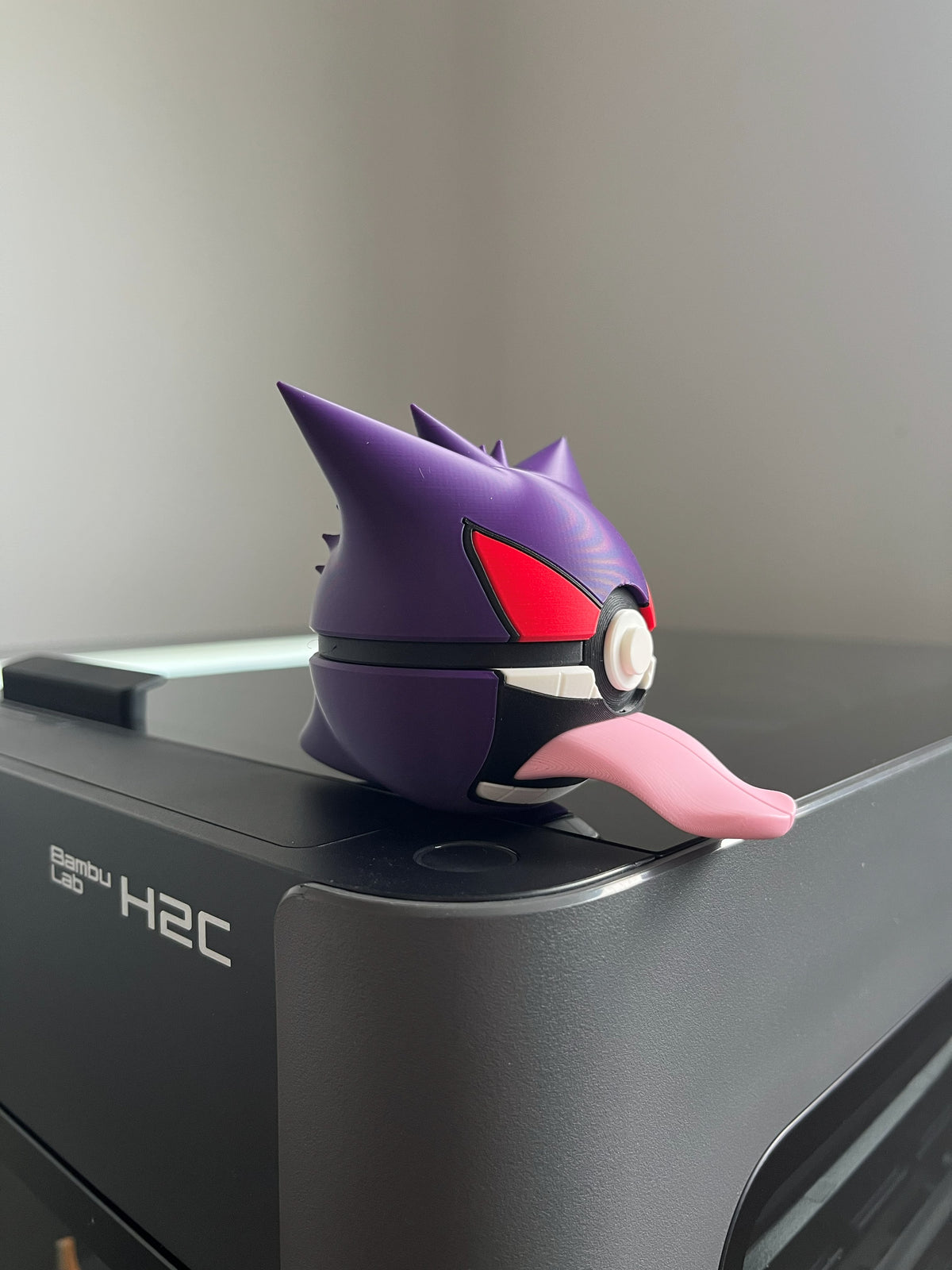 Gengar Monster Ball, side profile