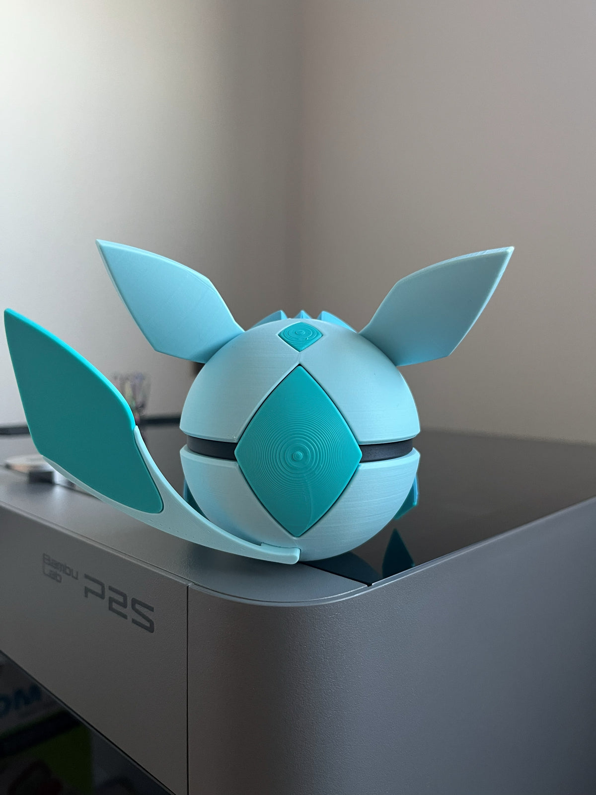Glaceon Monster Ball, back view