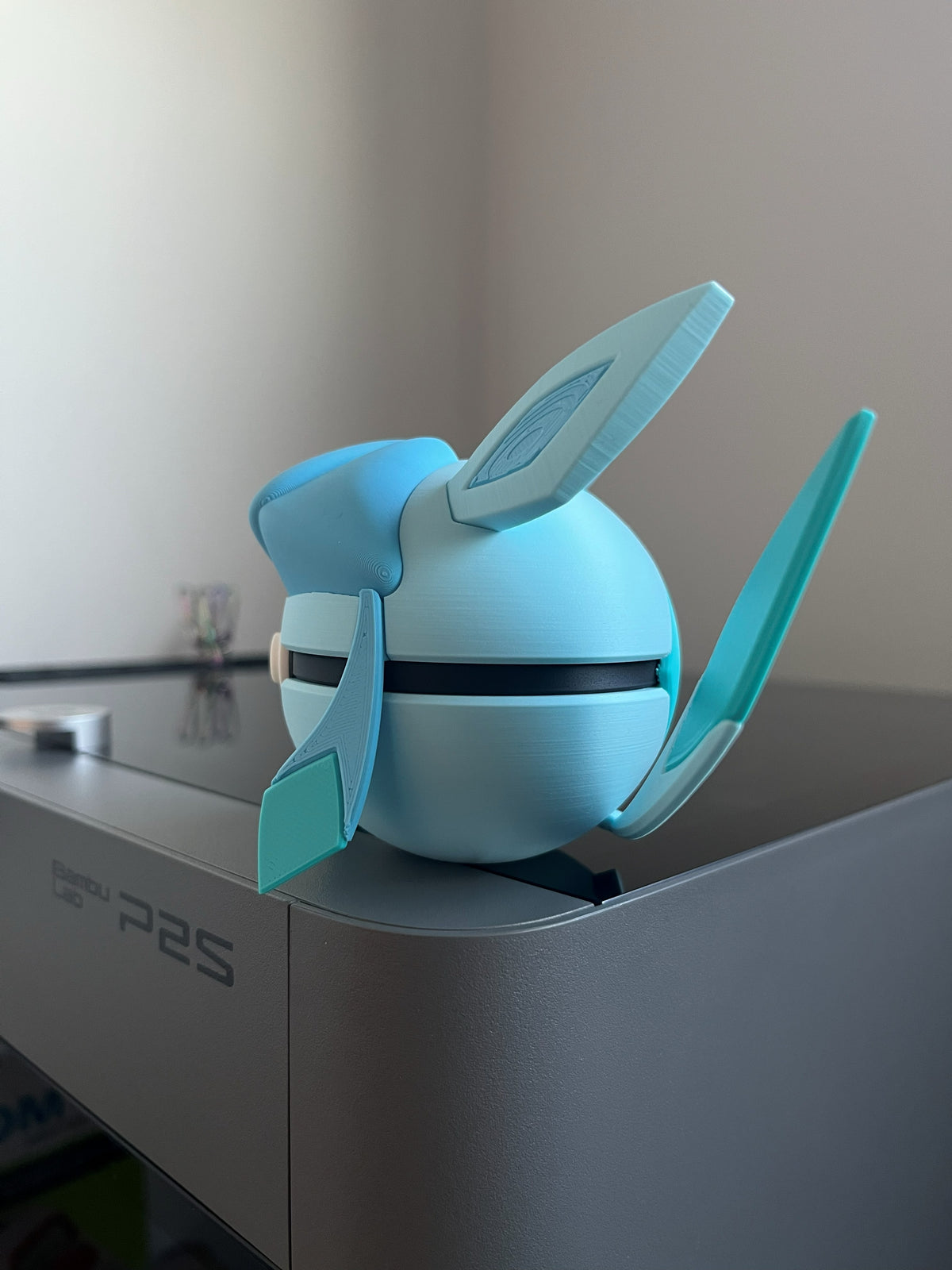 Glaceon Monster Ball, left side