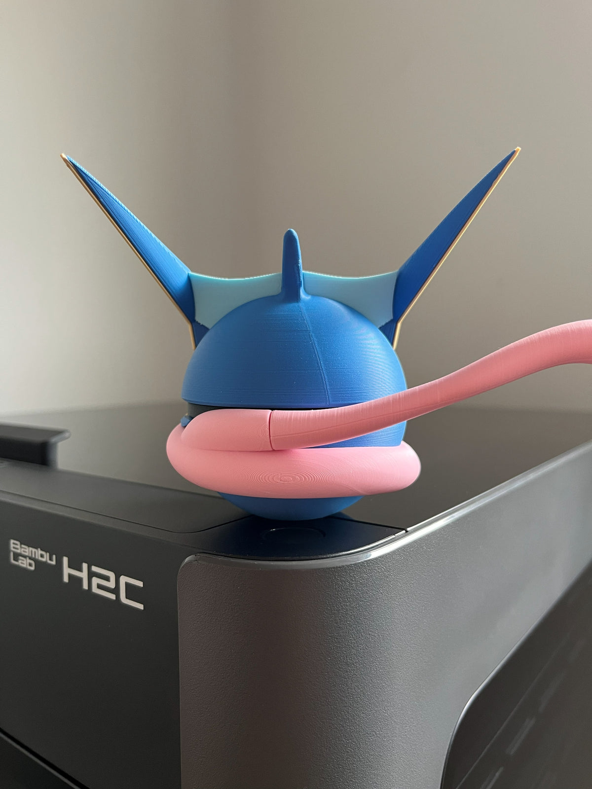 Greninja Monster Ball, back view