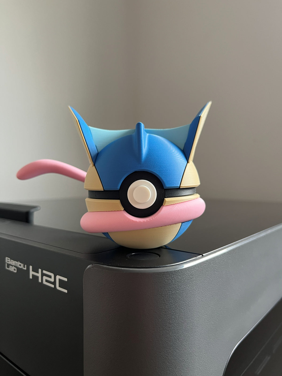 Greninja Monster Ball, front view