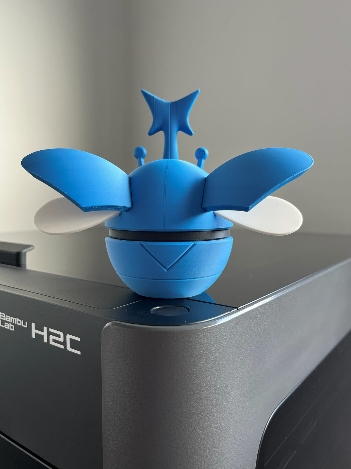Heracross Monster Ball, back view