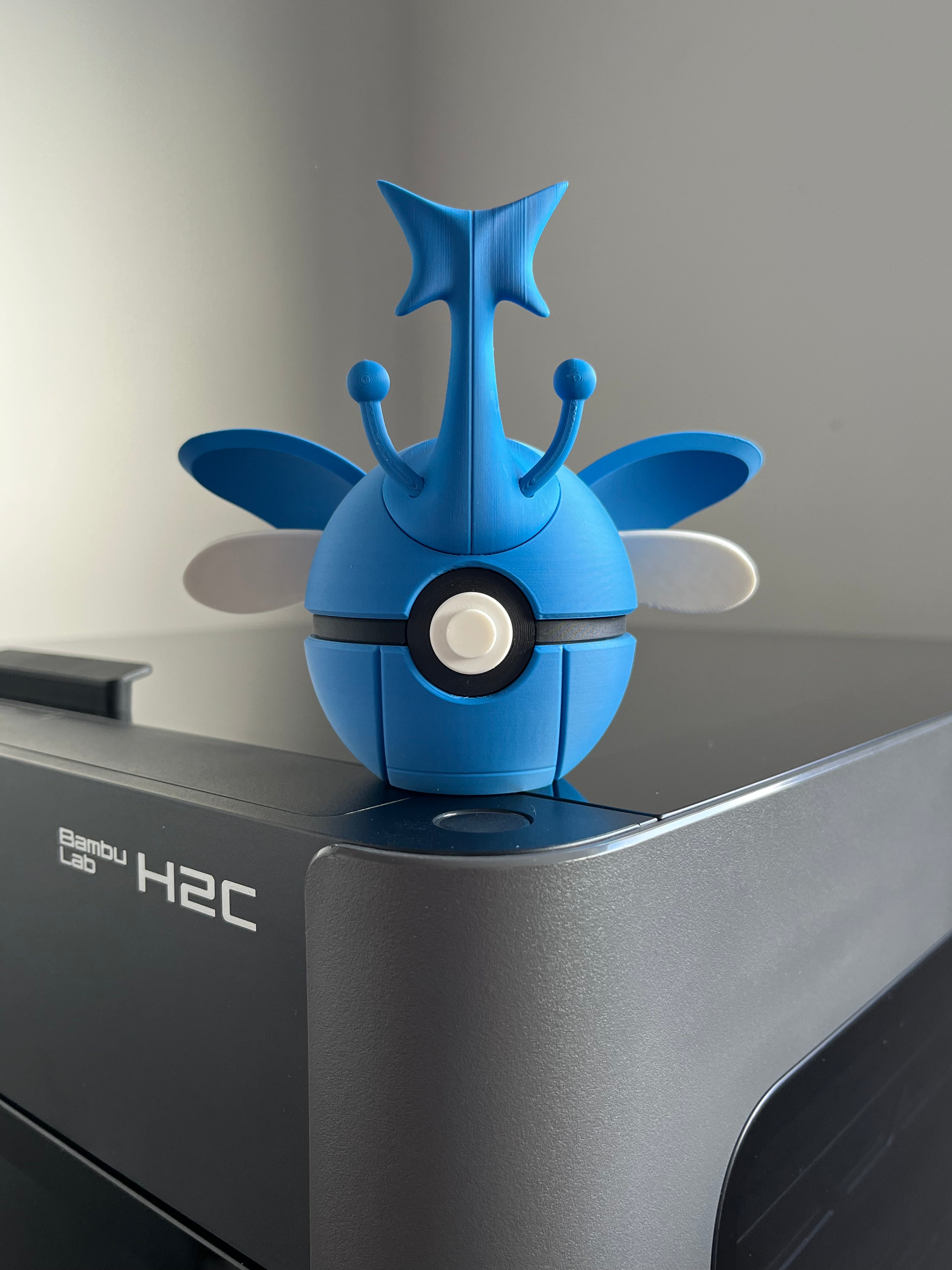 Heracross Monster Ball, front view
