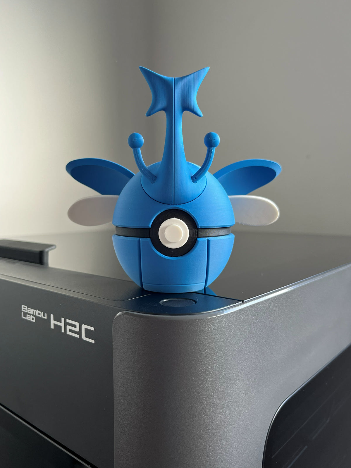 Heracross Monster Ball, front view