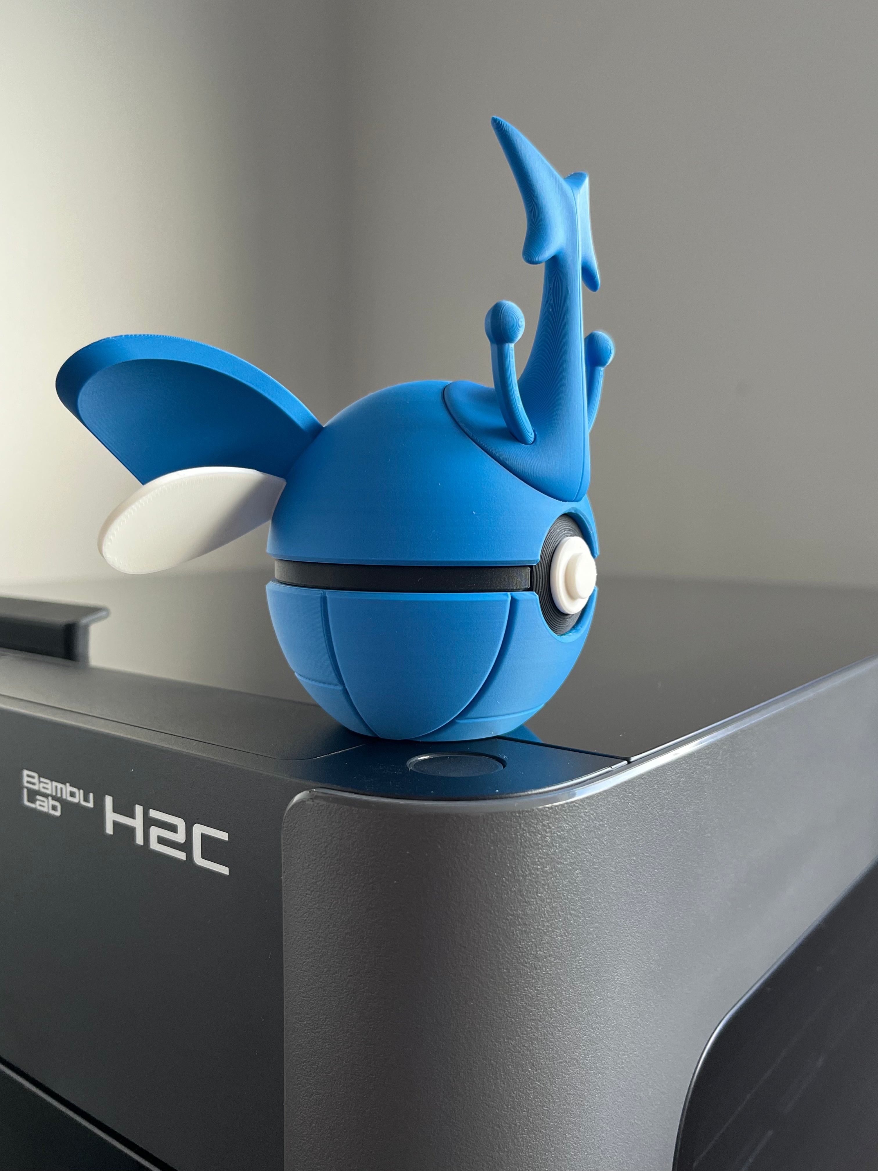 Heracross Monster Ball, side profile