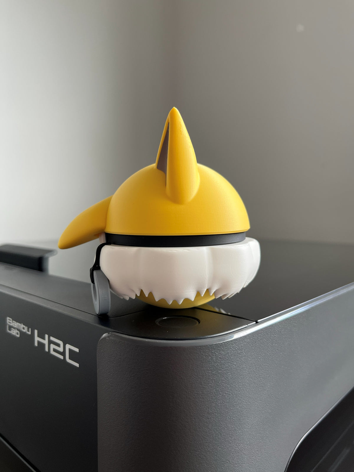 Hypno Monster Ball, left side