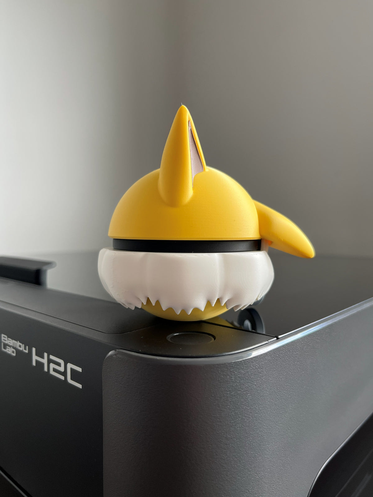 Hypno Monster Ball, right side