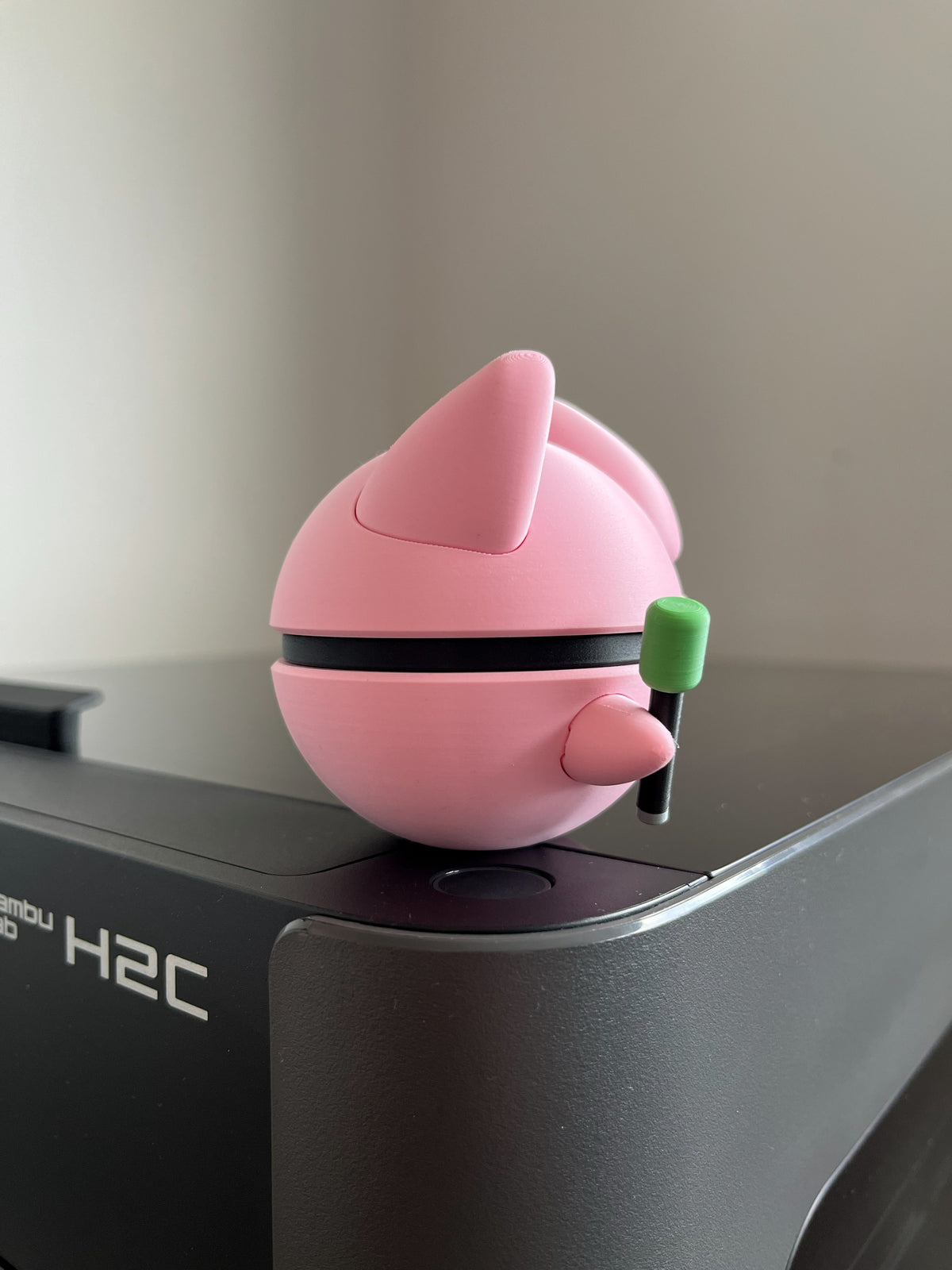 Jigglypuff Monster Ball, right side