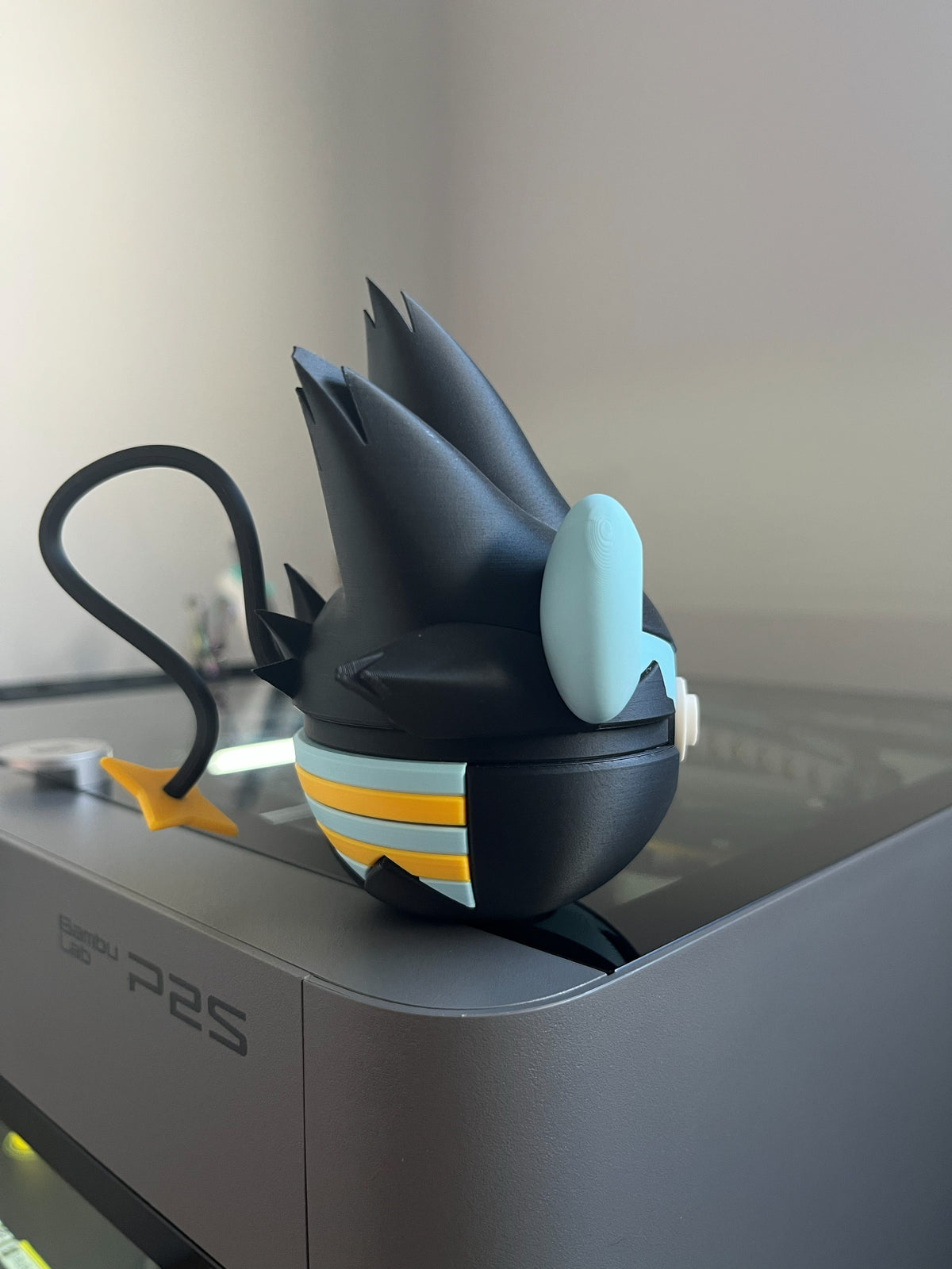Luxray Monster Ball, right side