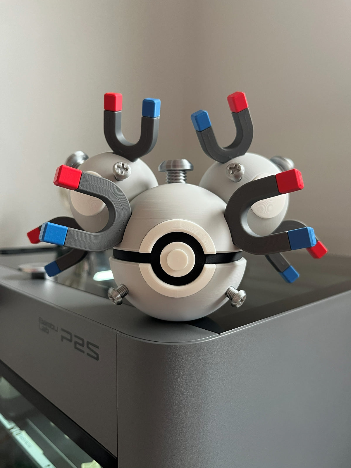 Magneton Monster Ball, front view