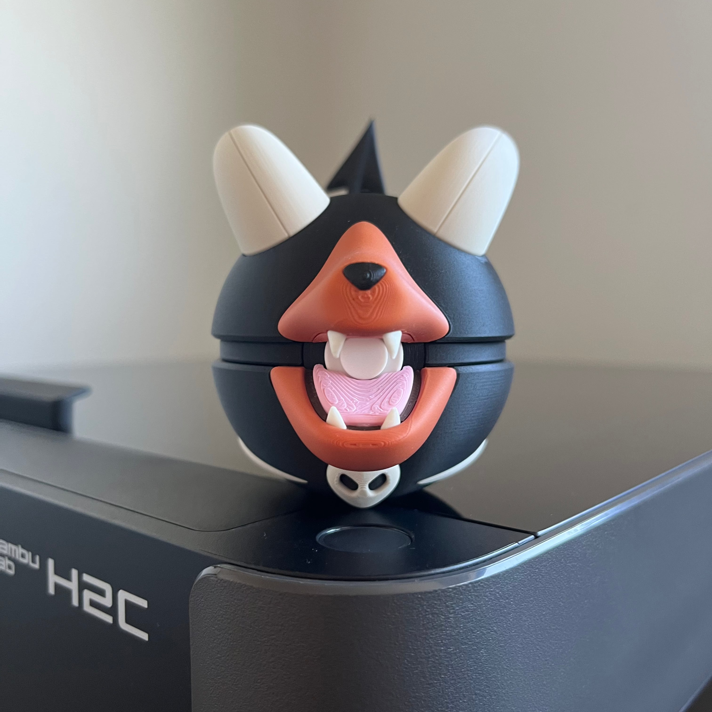 Houndoom Monster Ball