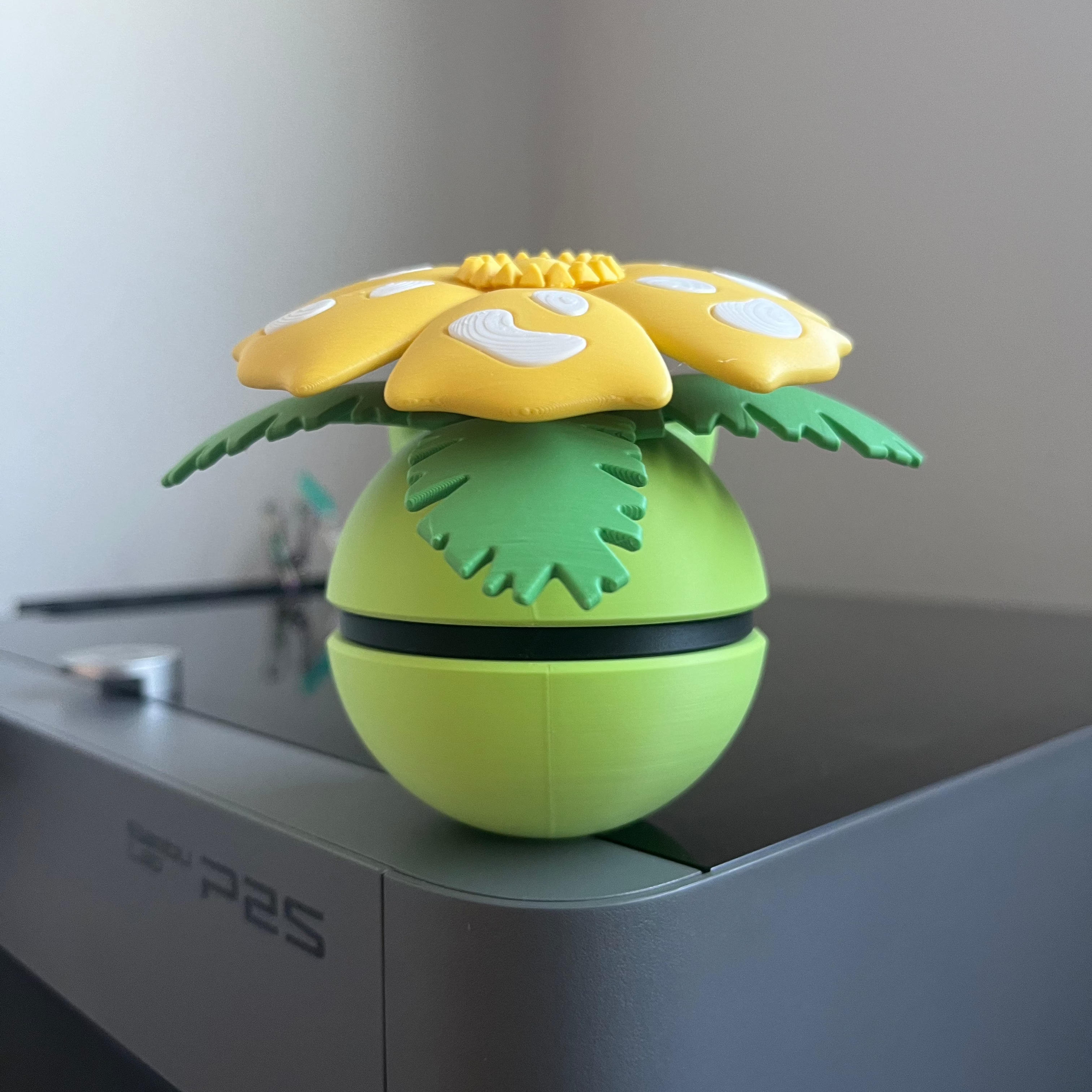 Shiny Venusaur Monster Ball