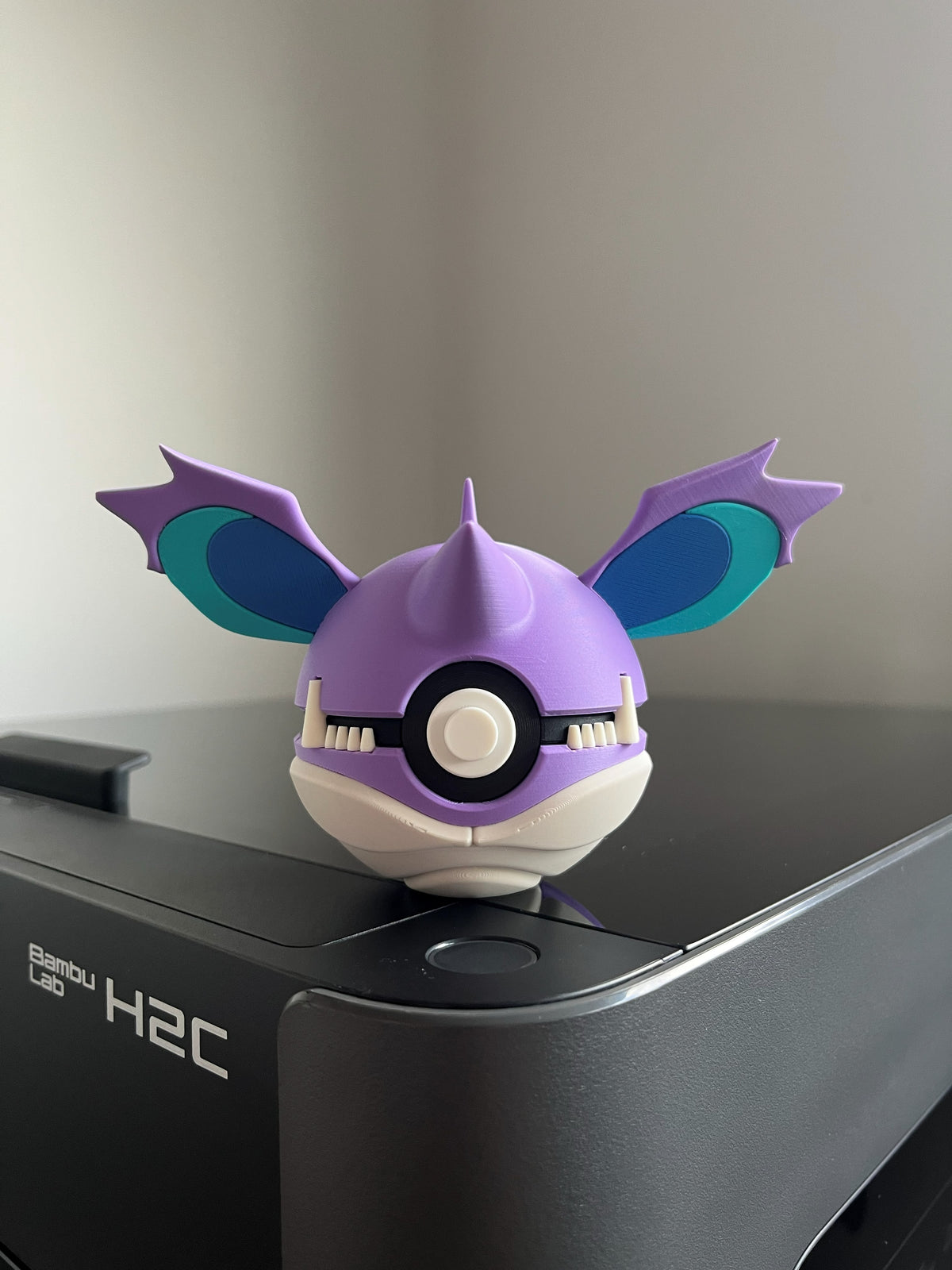 Nidoking Monster Ball, front view