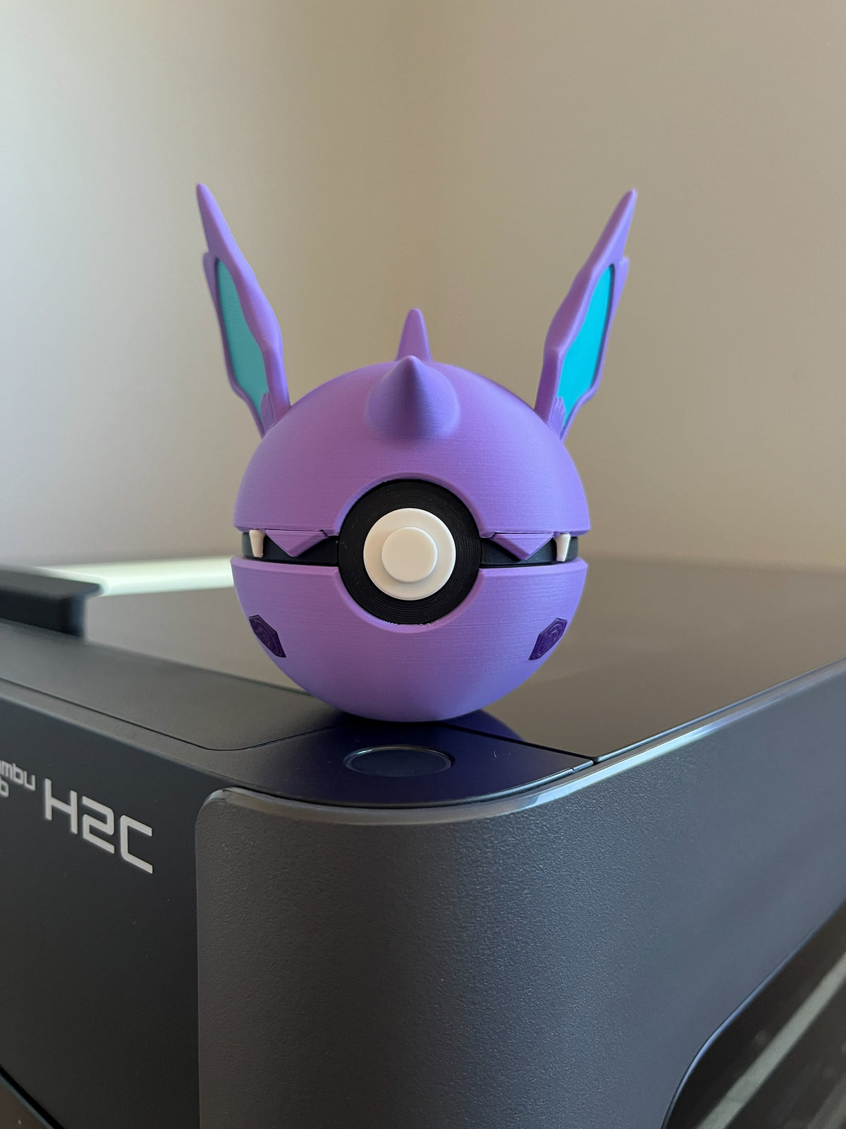 Nidorino Monster Ball, front view