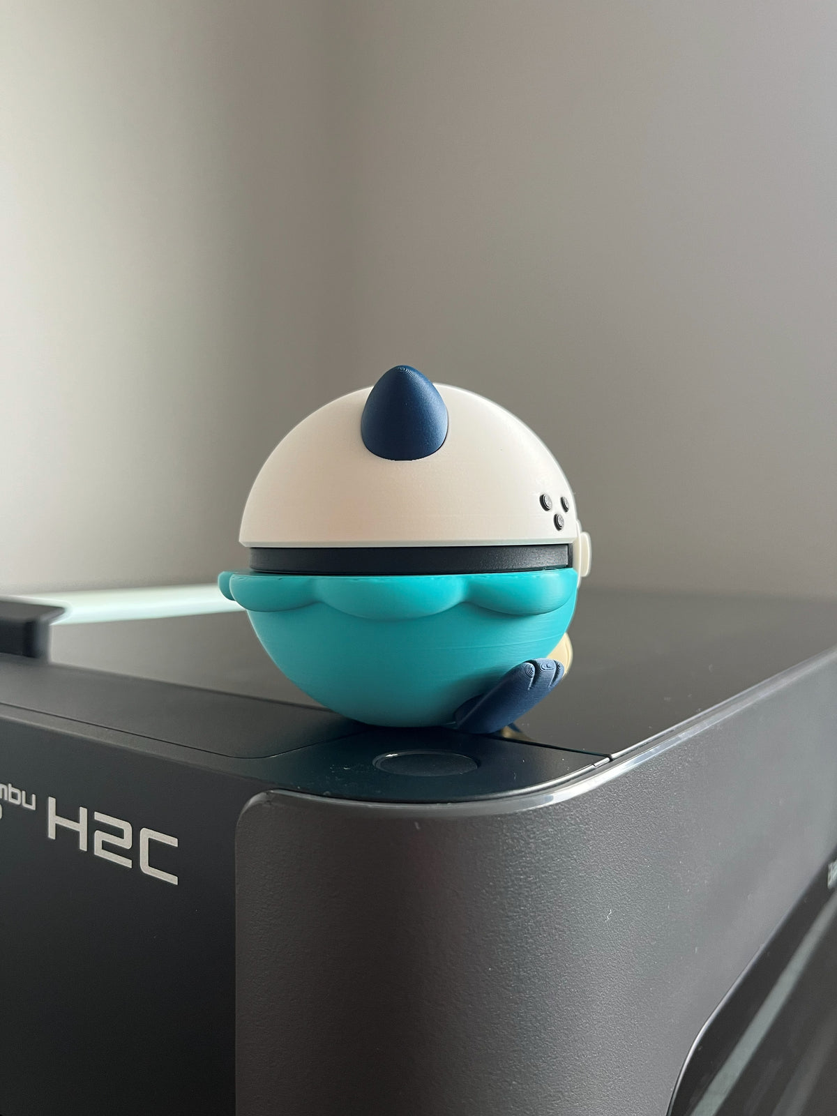 Oshawott Monster Ball, right side