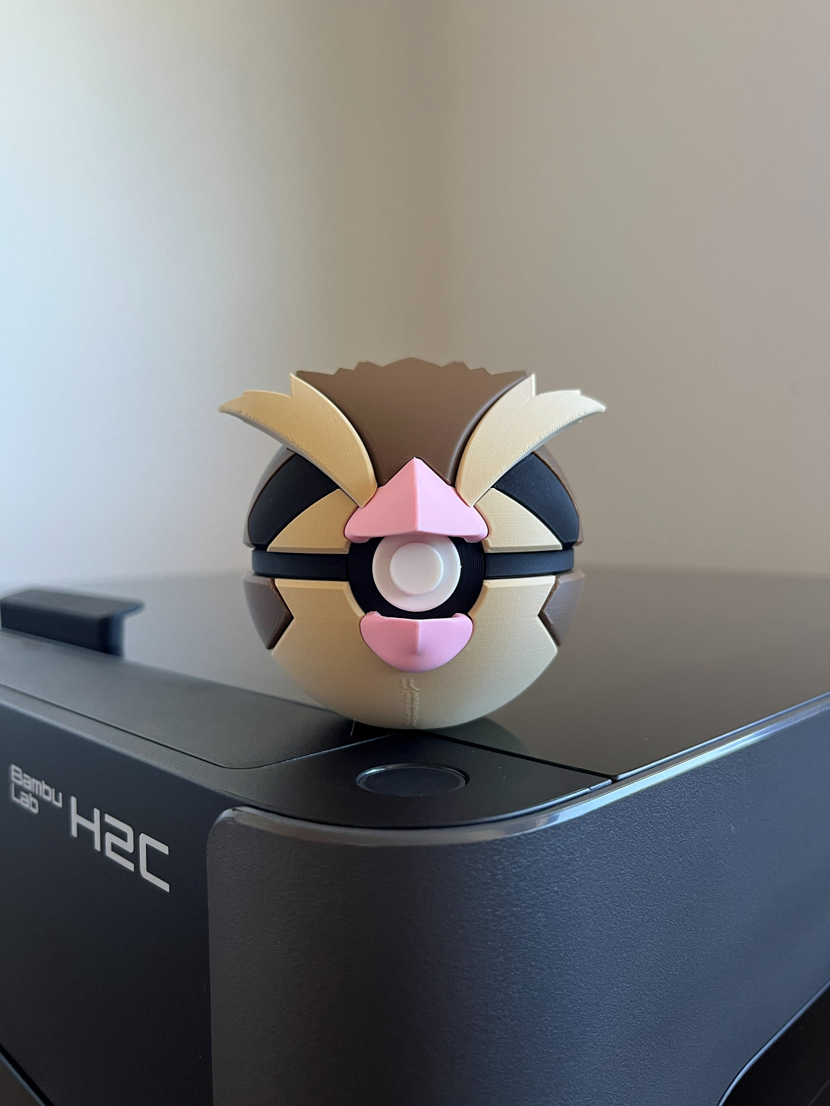 Pidgey Monster Ball, front view