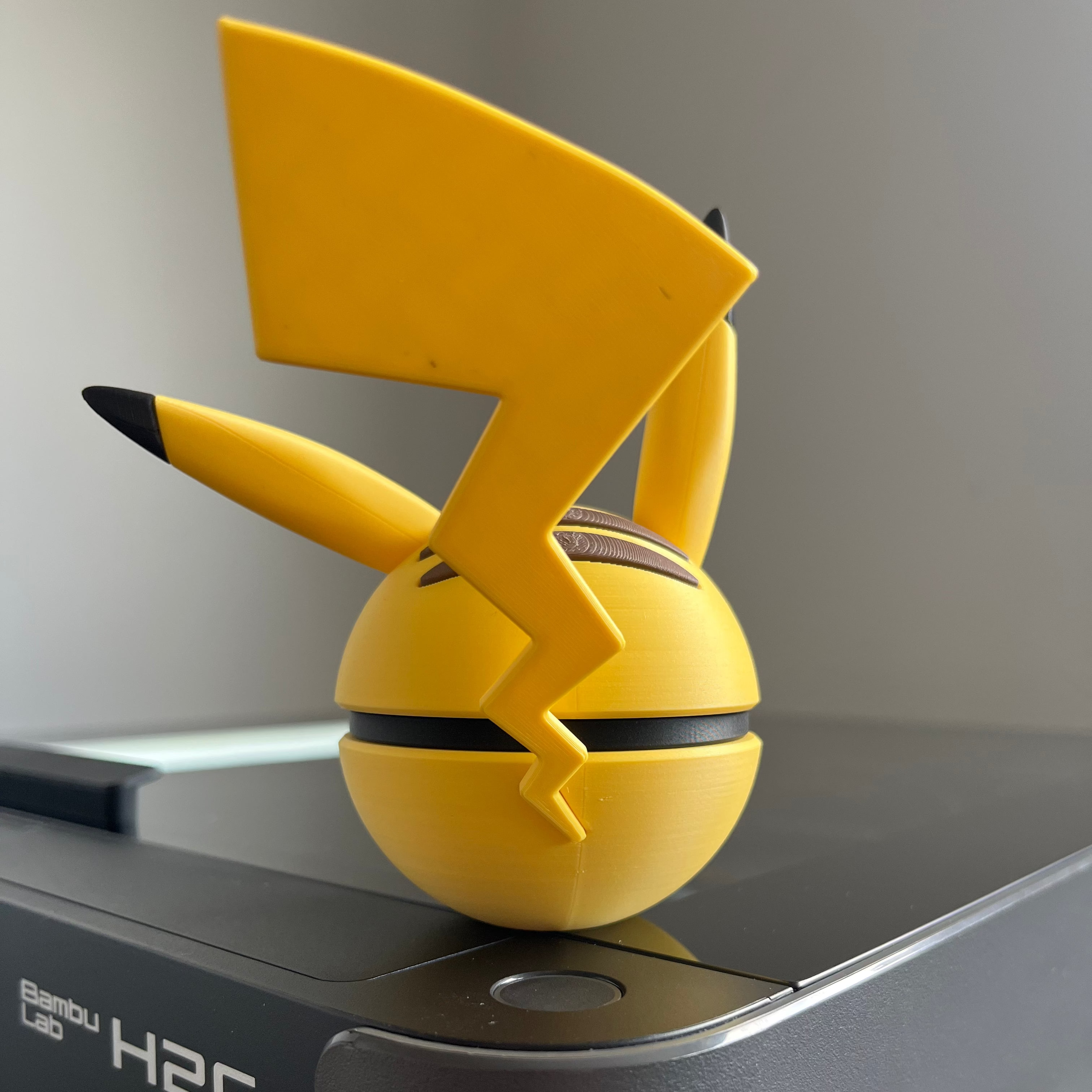 Pikachu Monster Ball, back view