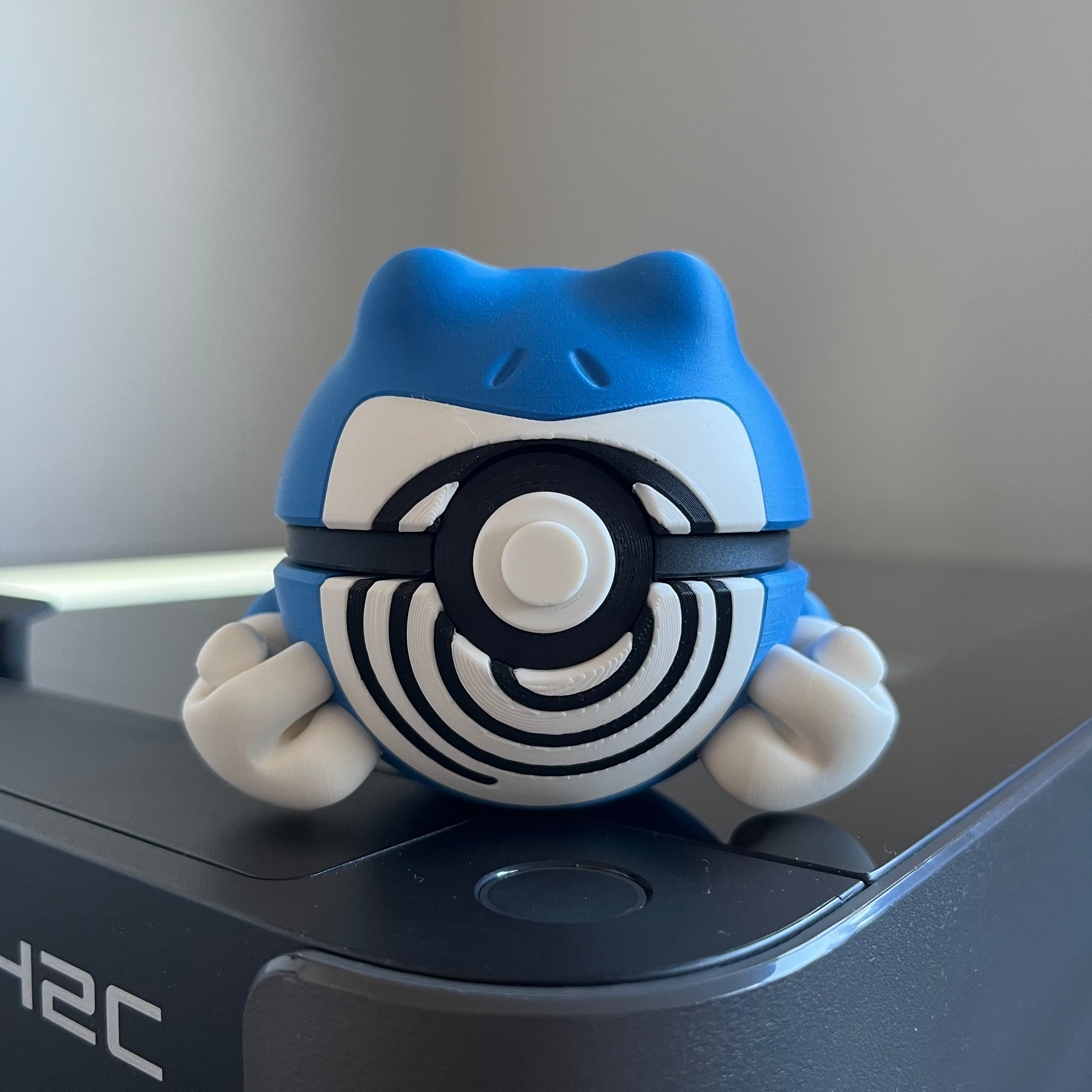 Poliwrath Monster Ball, front view