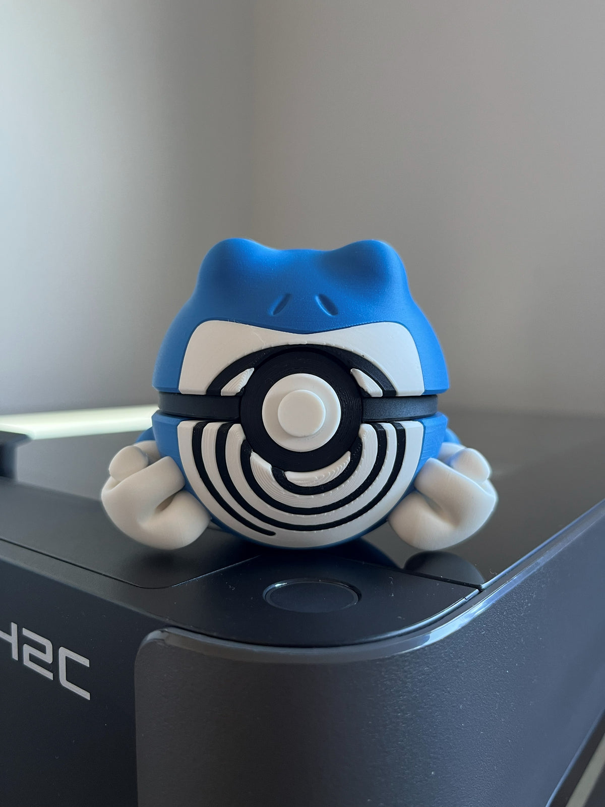 Poliwrath Monster Ball, front view