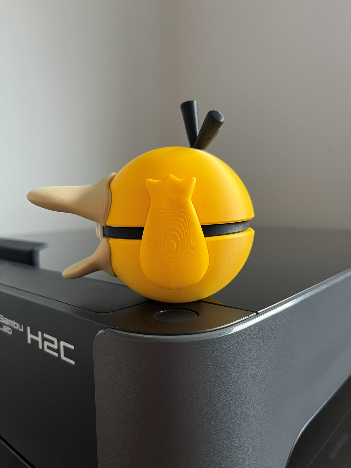 Psyduck Monster Ball, left side