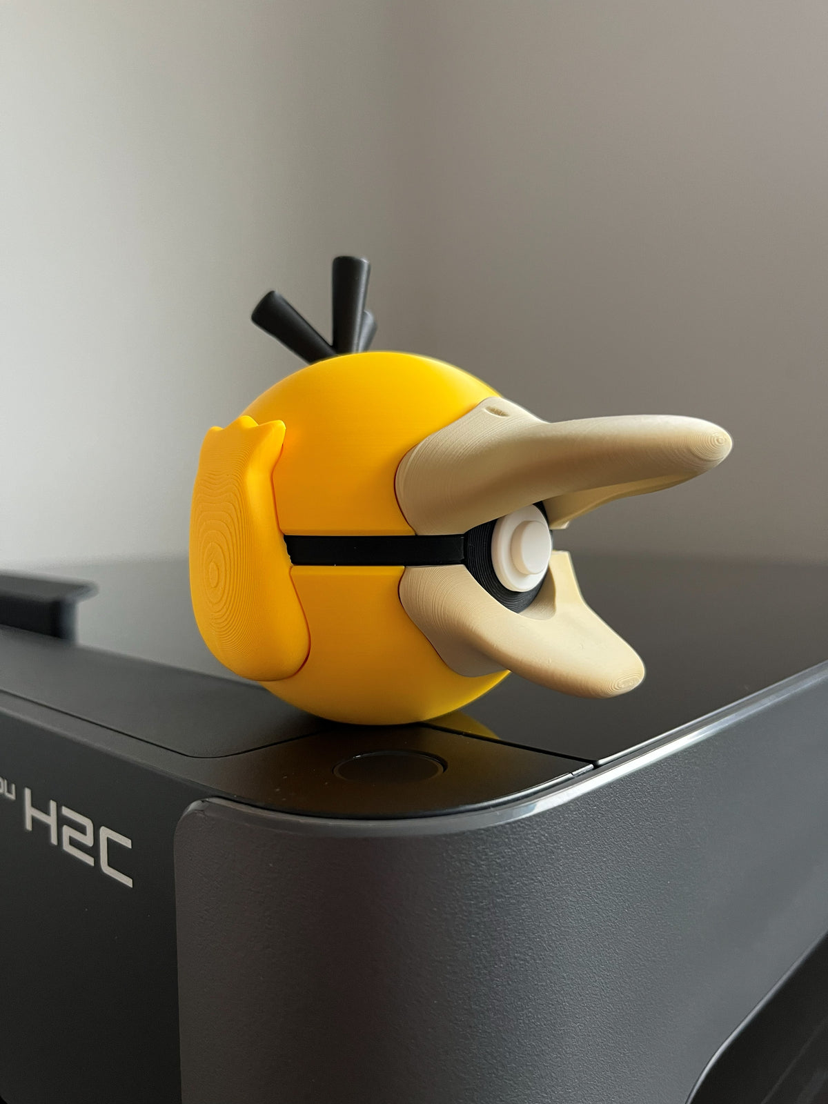Psyduck Monster Ball, side profile