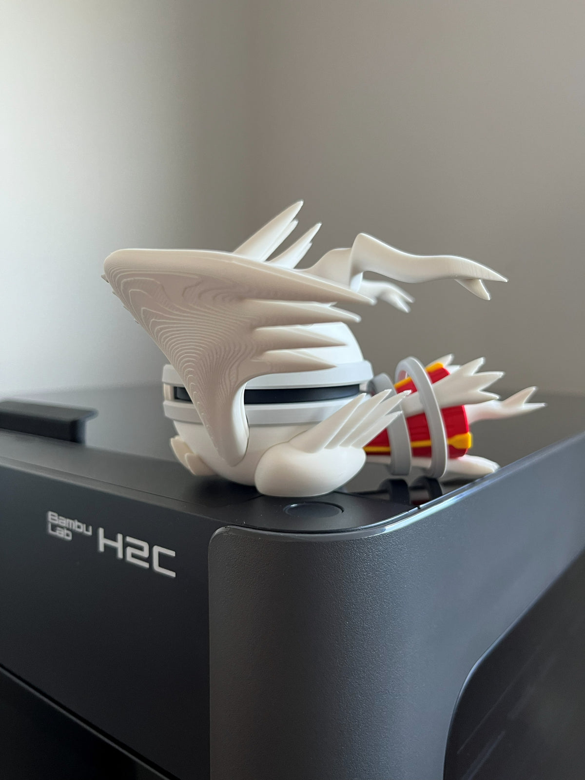 Reshiram Monster Ball, left side