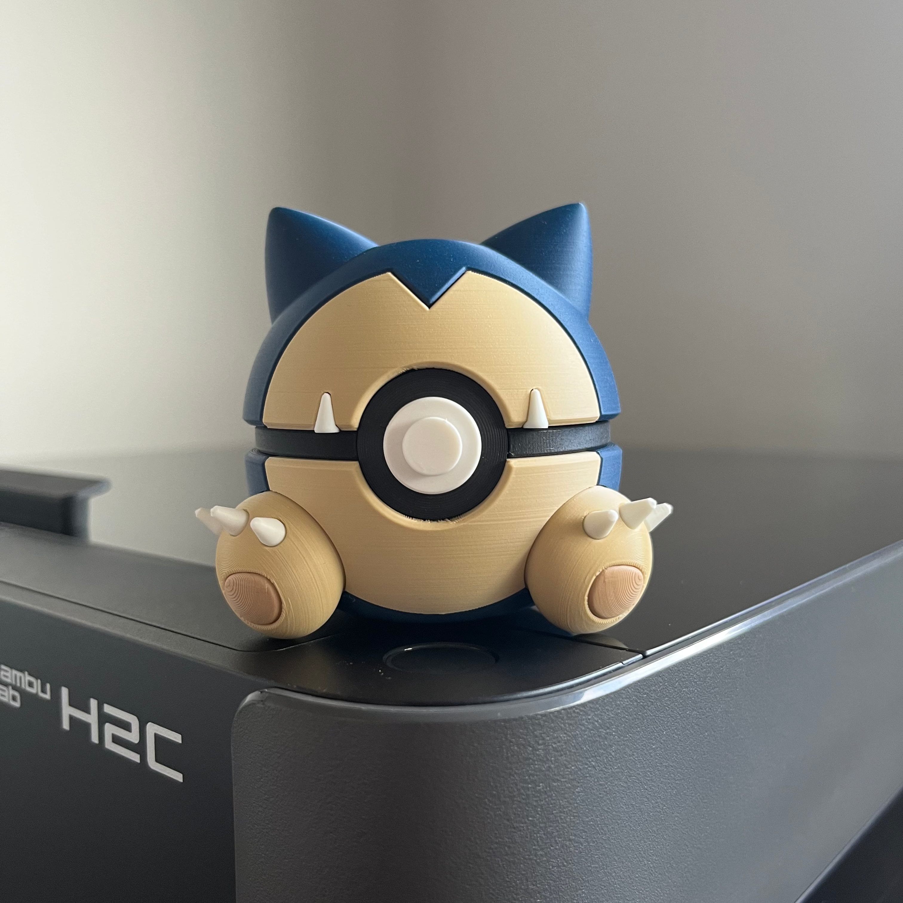 Snorlax Monster Ball, front view