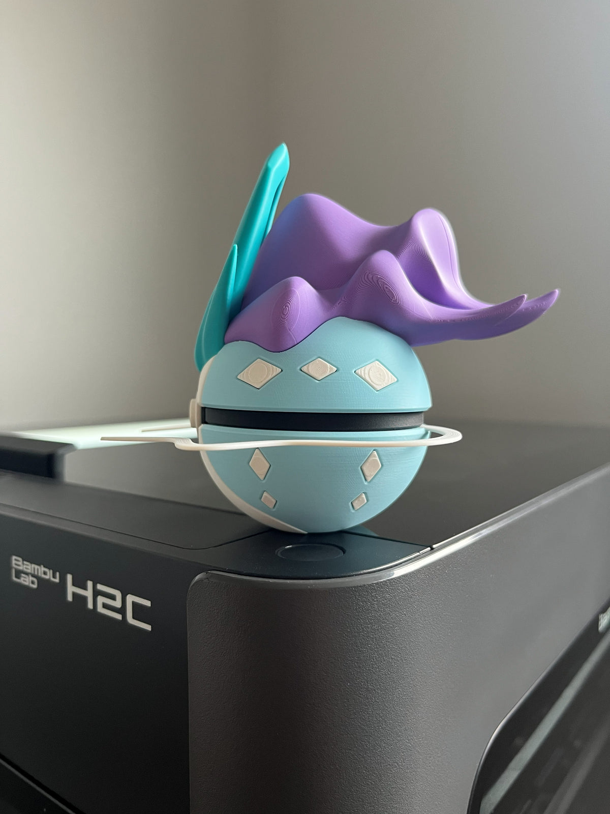 Suicune Monster Ball, left side