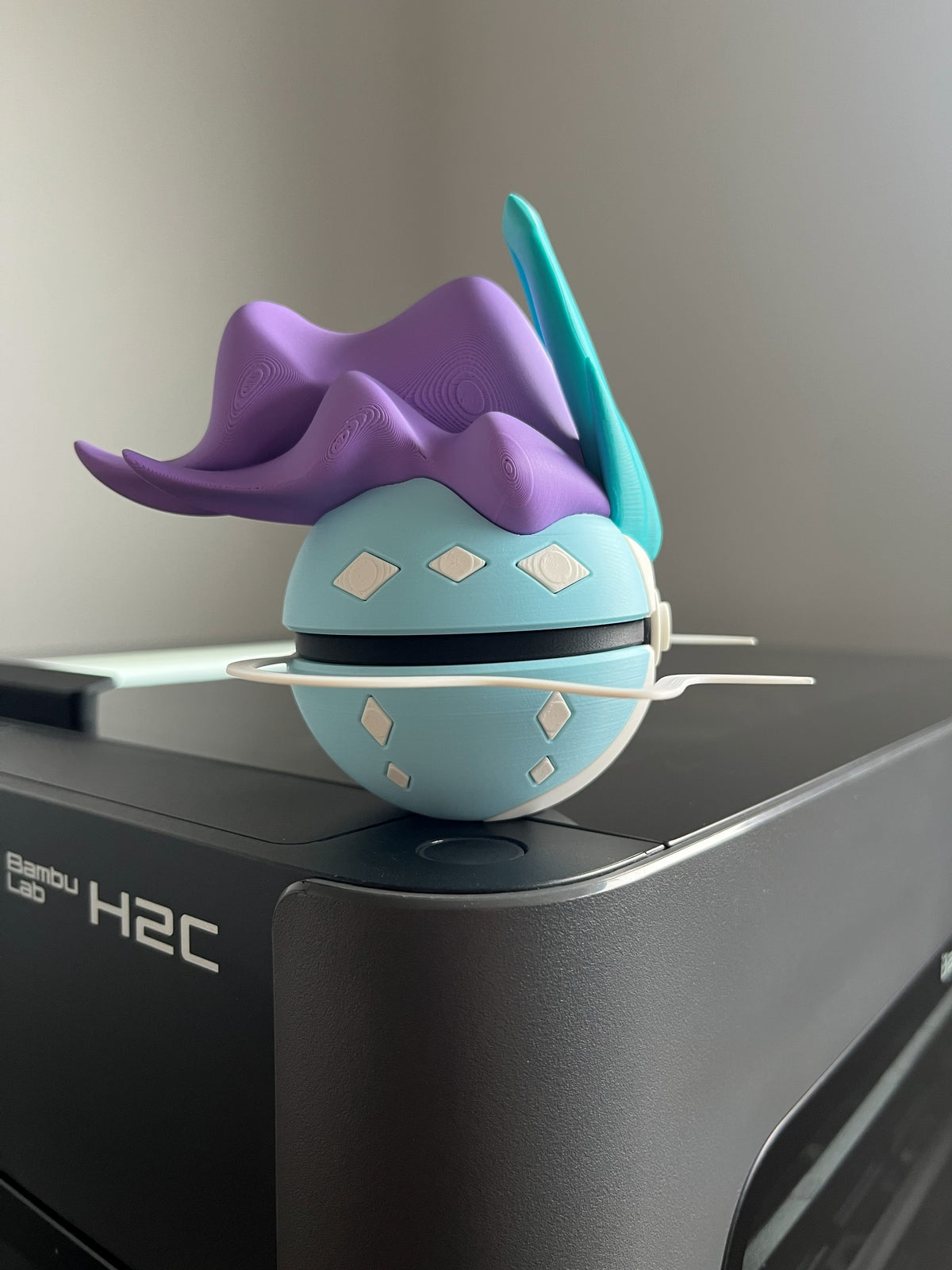 Suicune Monster Ball, right side