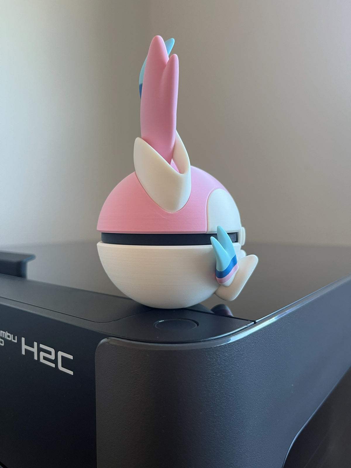 Sylveon Monster Ball, right side