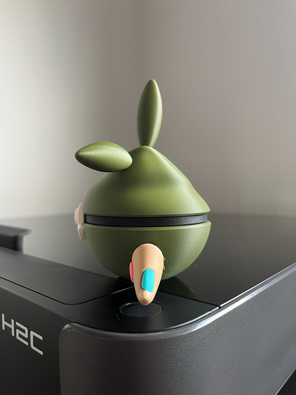Trubbish Monster Ball, left side