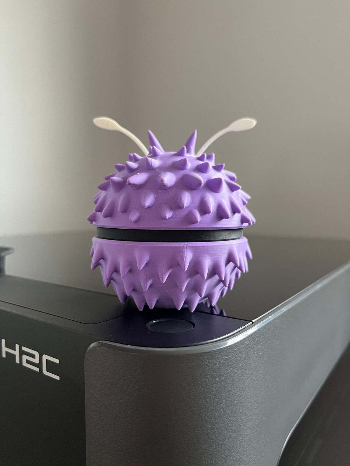 Venonat Monster Ball, back view