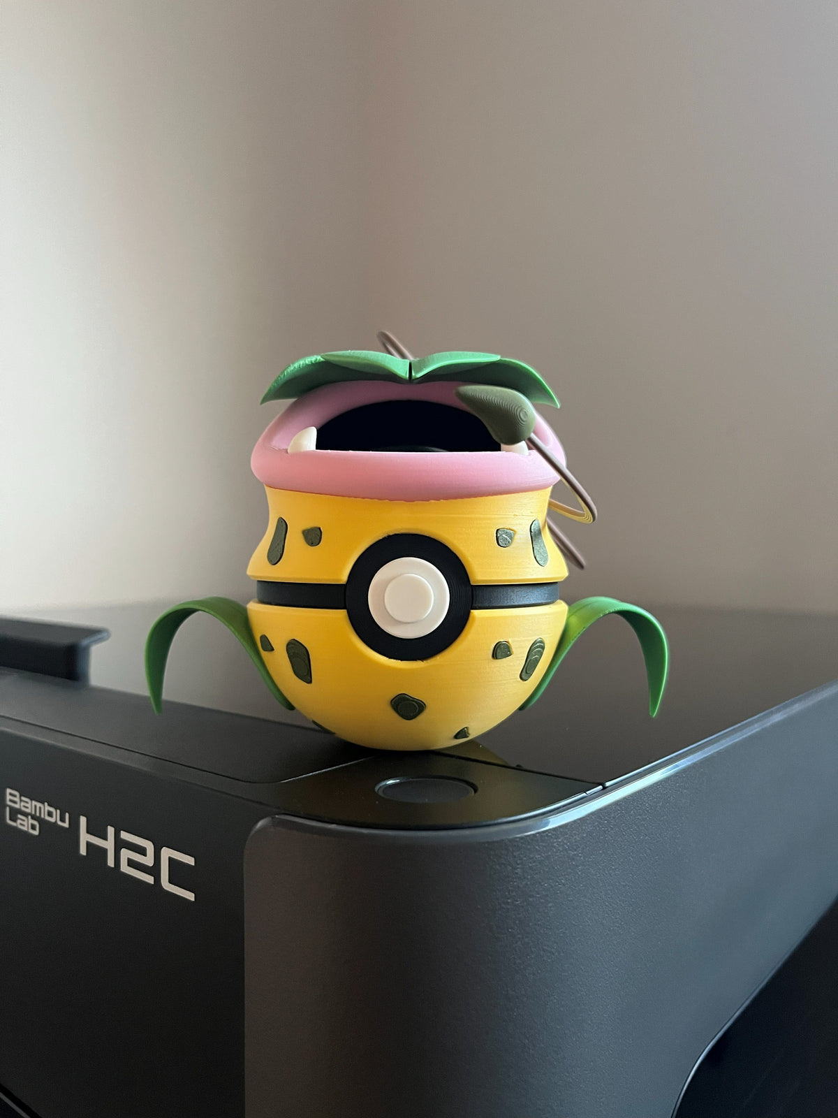 Victreebel Monster Ball, front view