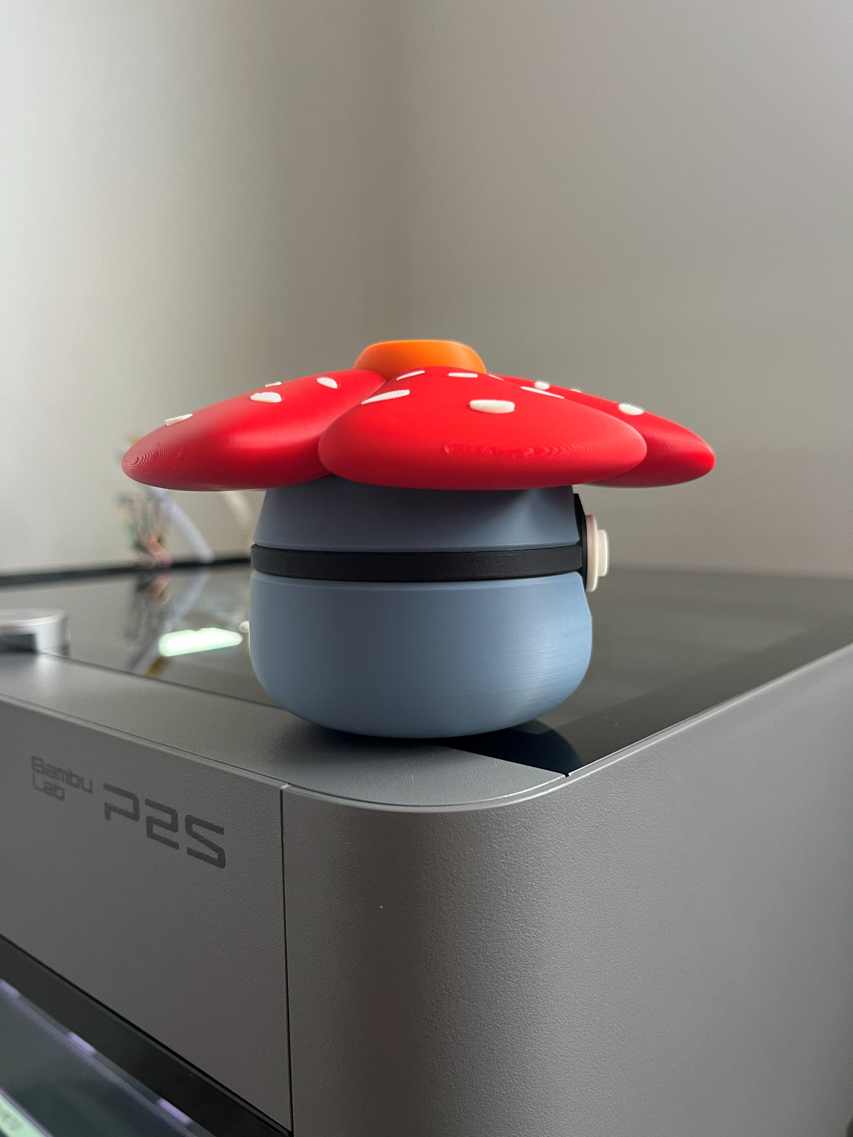 Vileplume Monster Ball, right side