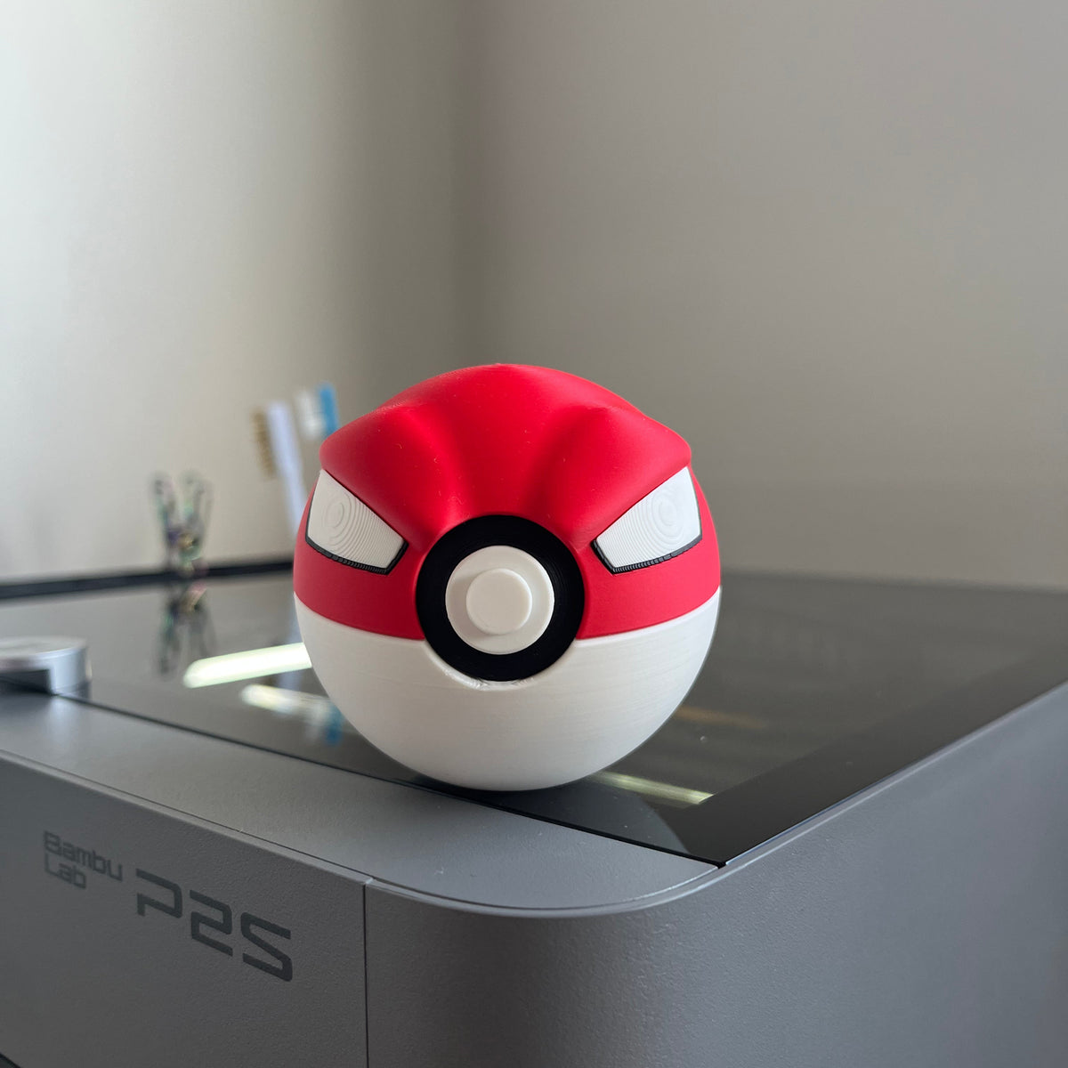 Voltorb Monster Ball, front view