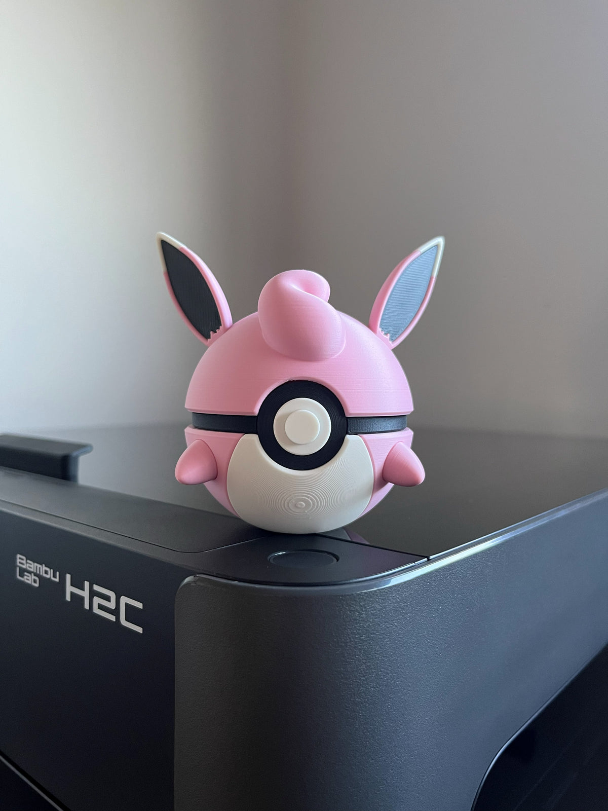 Wigglytuff Monster Ball, front view