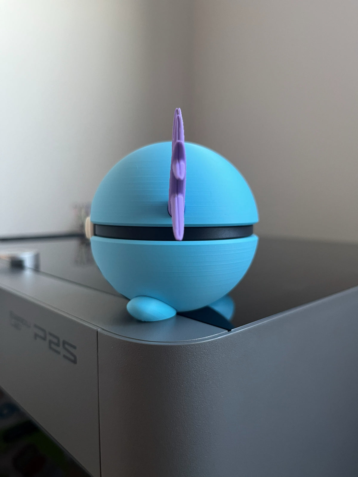 Wooper Monster Ball, left side