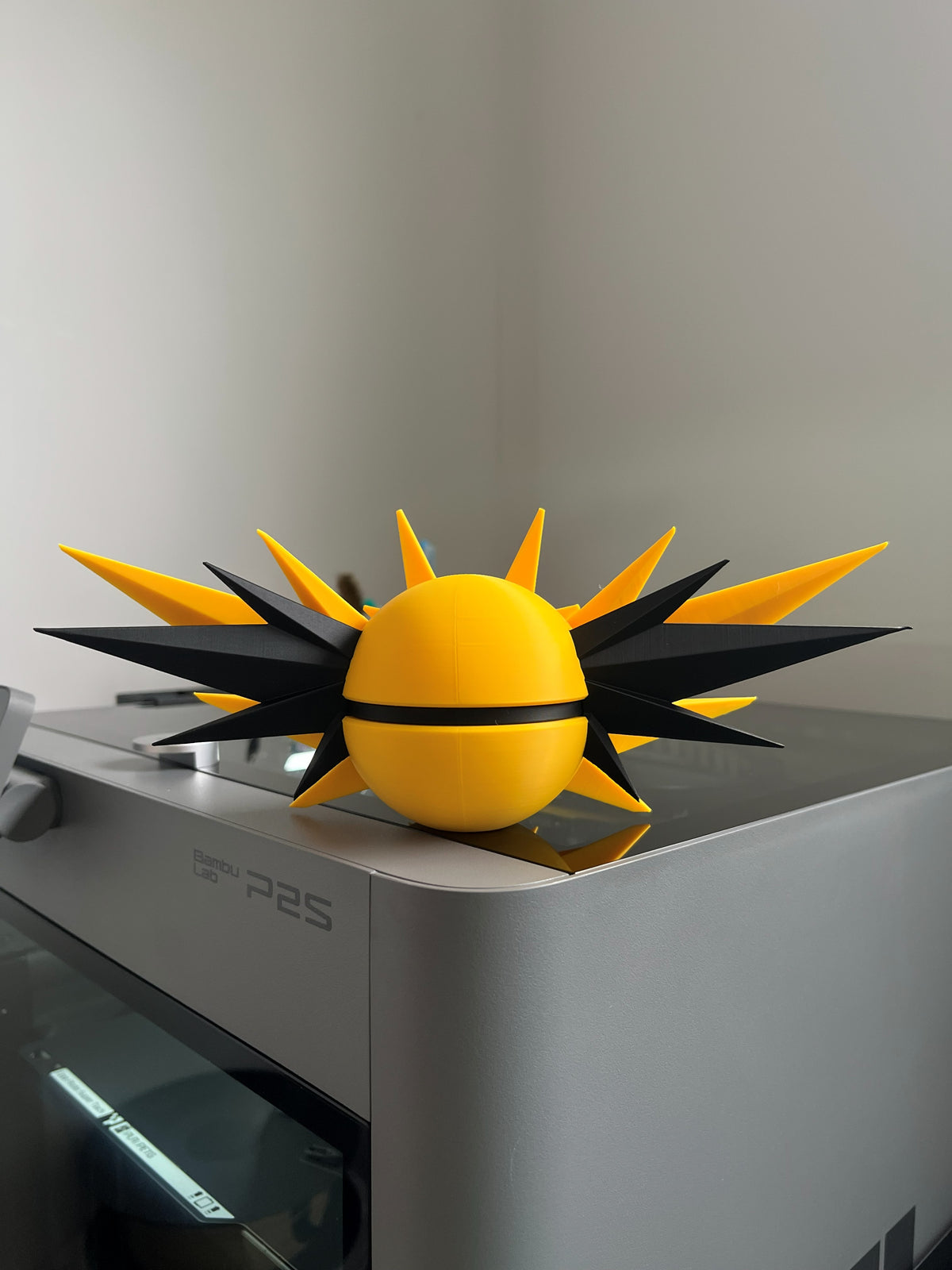 Zapdos Monster Ball, back view